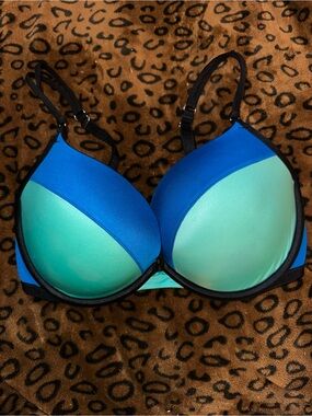 Victoria's Secret Very Sexy Bra in Blue and Mint Green Colorblock Push-Up Bra